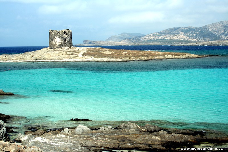 Torre Pelosa - ostrůvek s věží - severozápad Sardinie